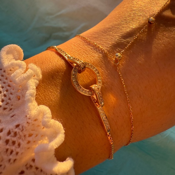 Bracelet 18K gold plated Luxury Bracelet Adjustable
Stainless Steel - Picture 7 of 9